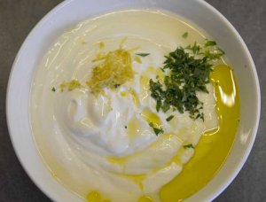 Joghurt-Zitronen-Dipp